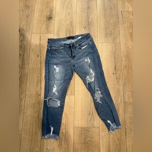 Kancan Women’s size 11 blue jeans distressed
